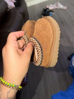 Baby Uggs size 6
