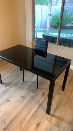 Great condition ! Dining table 28”x51”