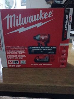 Milwaukee m 18 compact brushless 1/4" hex impact driver kit