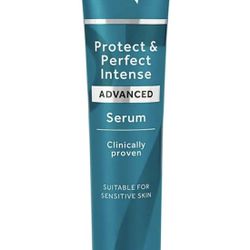 No7 Protect & Perfect Intense Advanced Serum - Anti-Aging Face Serum that Visibly Smoothes & Firms Fine Lines and Wrinkles - Formulated with Hyaluroni