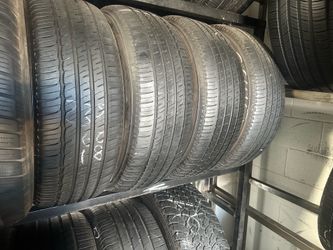 SET OF TIRE 235 60 18 MICHELIN 85% LIFE