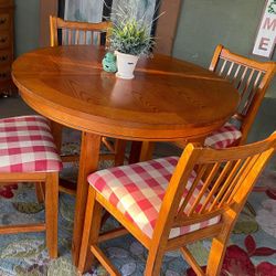 Gorgeous Hight Tall Dining Set Perfect Condition 