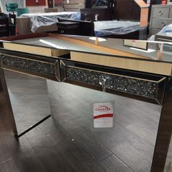 TABLE WITH DRAWERS