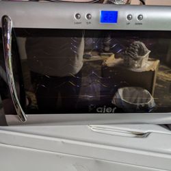 ThermoElectric Wine Cooler/Chiller/Fridge
