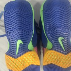 Nike LeBron James Witness 8 Sz 11