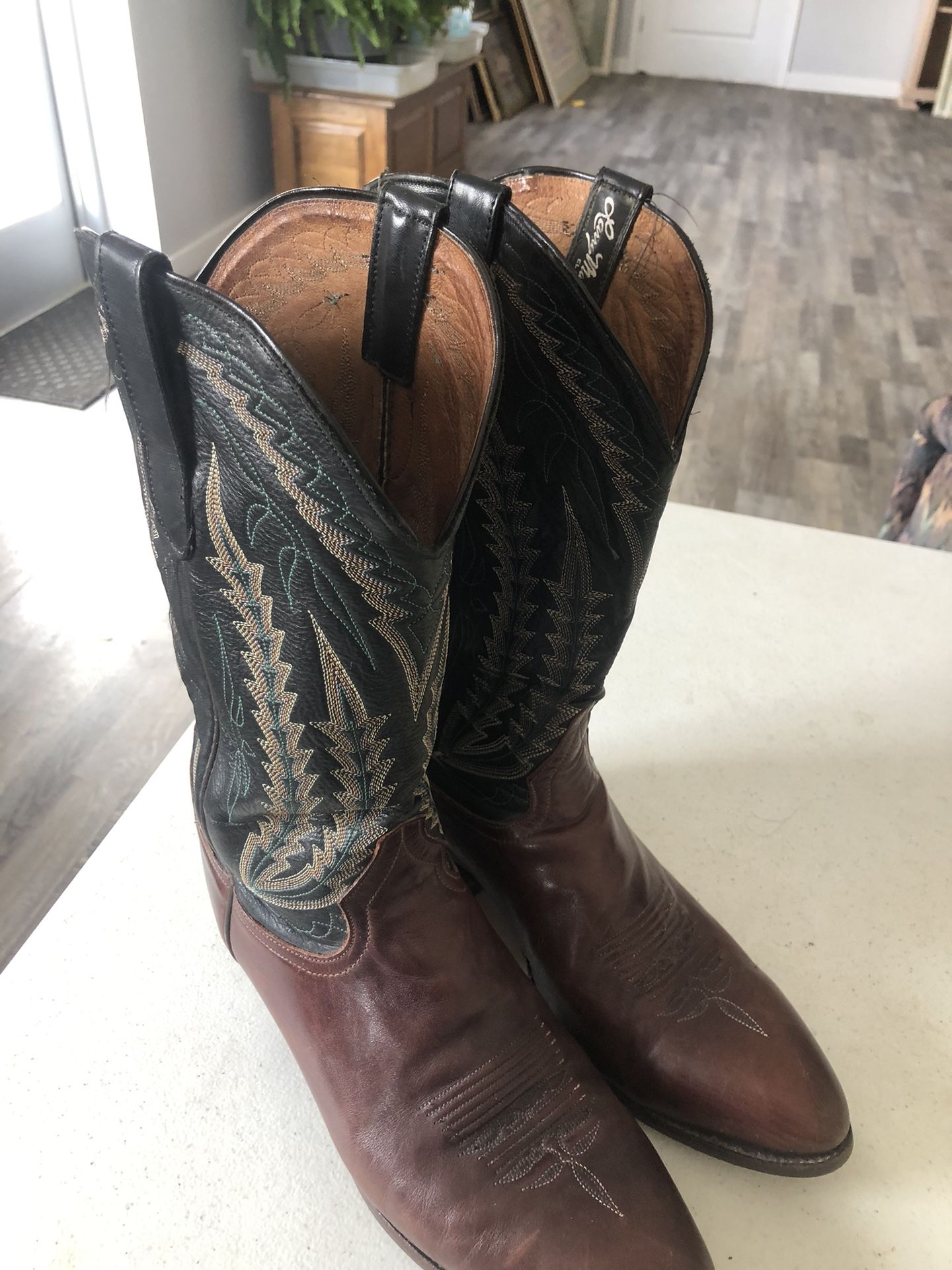 11d Boots