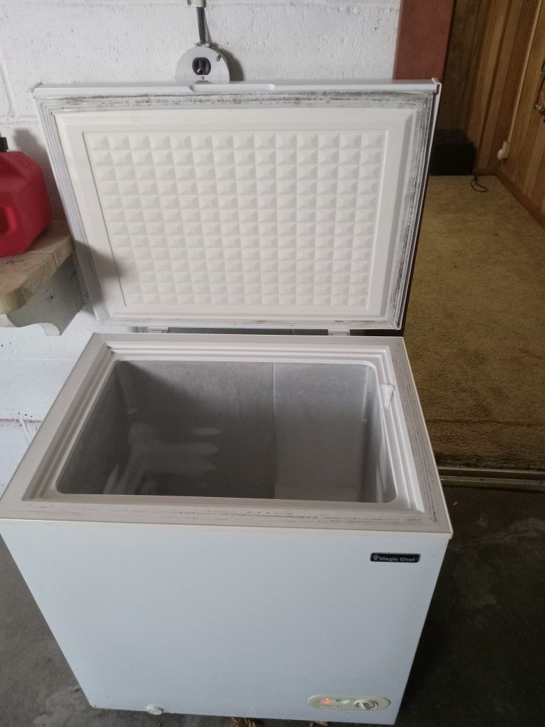 Magic Chef Freezer Chest