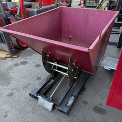 DAYTON FORKLIFT DUMP HOPPER