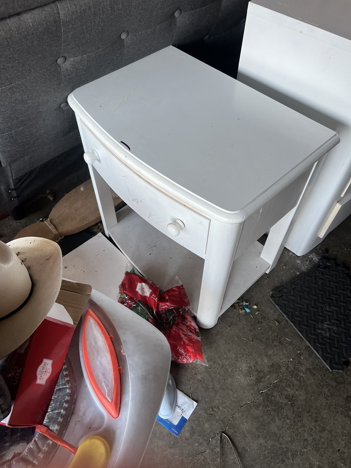 White Dresser With Side Table