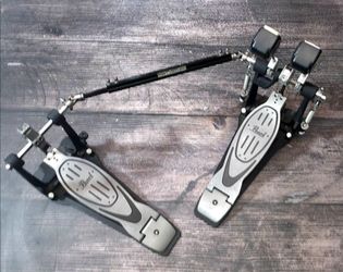 Pearl Double Bass Drum Pedal 🥁  !! $85 or best offer  !!