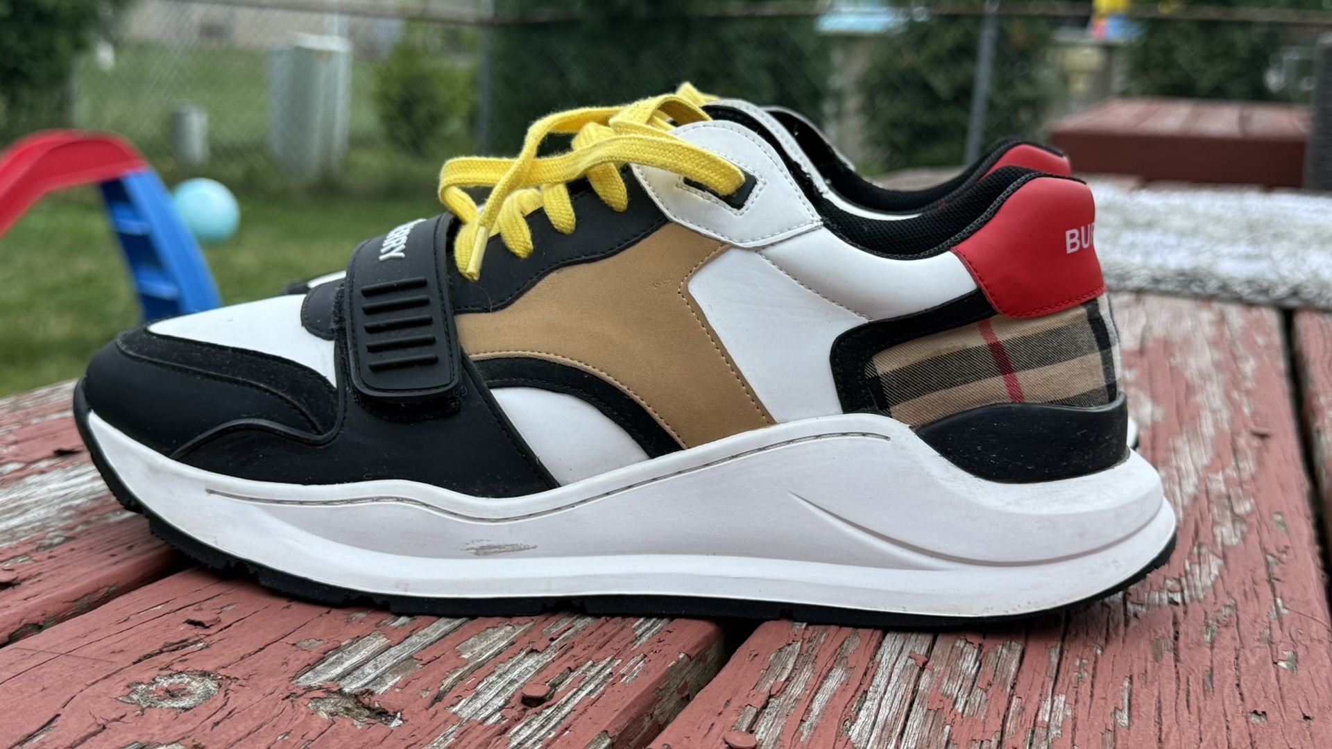 BURBERRY