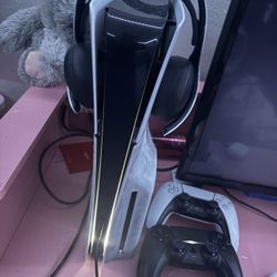 PlayStation 5 Slim 1TB Storage 