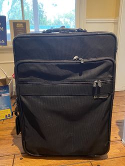 Briggs & Riley Medium 26 inch Expandable Suitcase