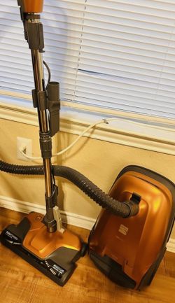 Kenmore 81214 200 Pet Friendly Canister Vacuum HEPA