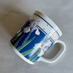 Vintage 10-oz Curzon Blue Polka Dot Iris Mug 