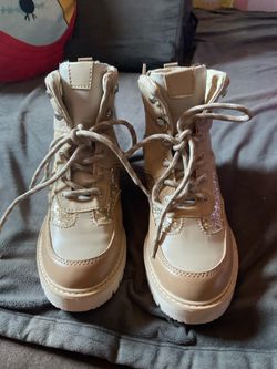 Dolce vita women Size 7 _5  sandy Brawn Glitter hiking combat boots
