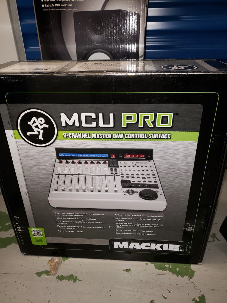 Mackie MCU PRO 8 Channel Mixer