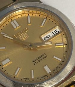 Seiko 5 automatic watch Arabic week and day wheel