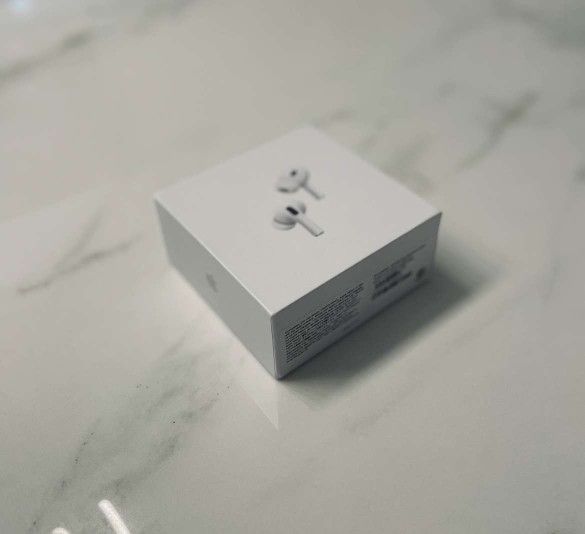 Wireless earbuds