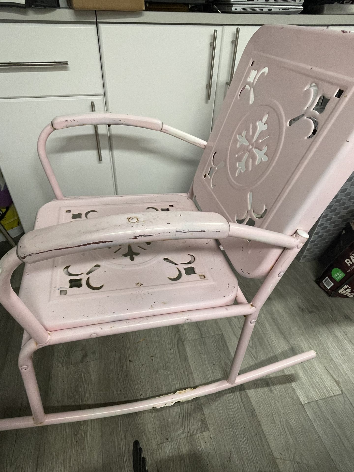Pink Metal Antique Patio Chair 