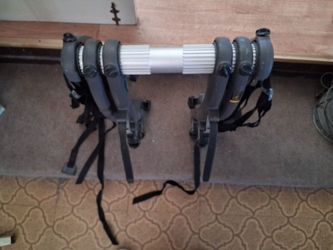 Saris Bones 3 vehicle mounted cycle rack.