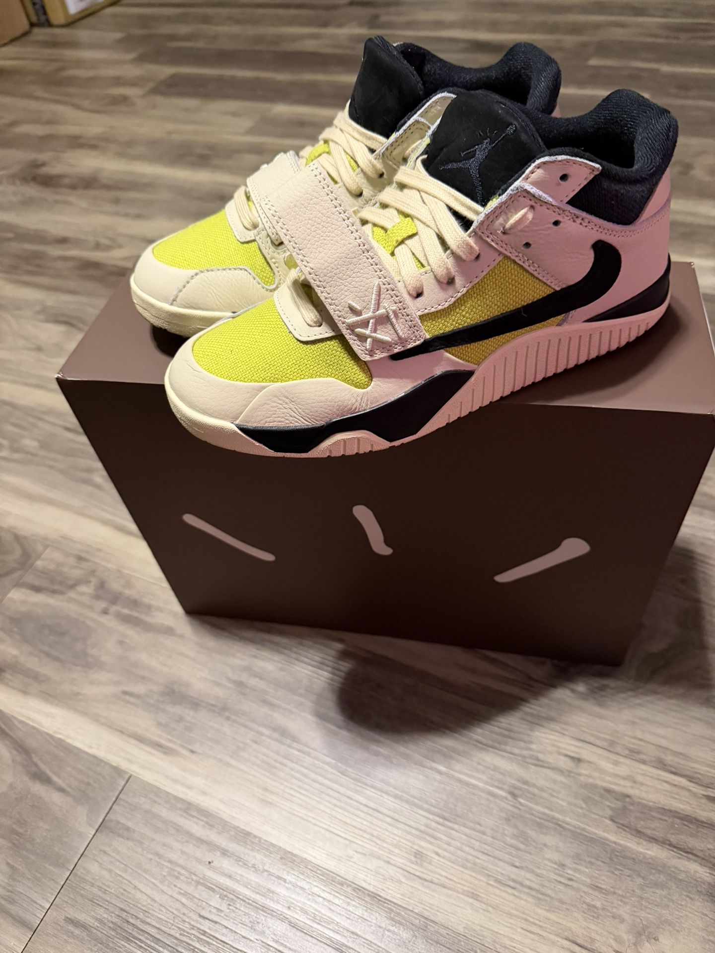 Used Jumpman Jacks - Bright Cactus Size 8