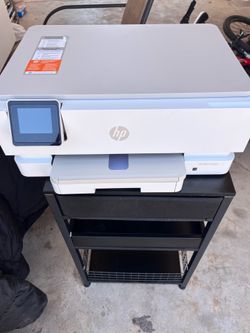 Really good condition pretty clean. I got the cords for it too.