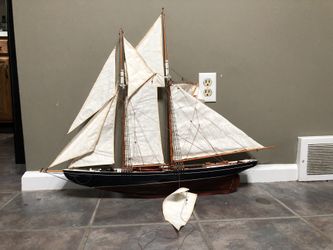 35” Bluenose Yatch Model
