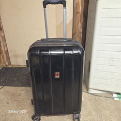 Swisstech Hardshell Carry-on Suitcase 