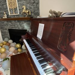 Piano - Concert Vertical