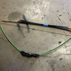  Youth Practice Bow And Arrrows