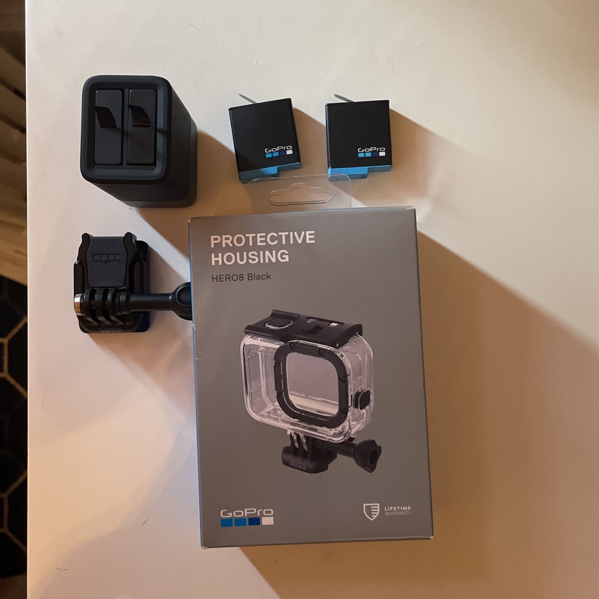 GoPro Hero 8 Batteries+more 