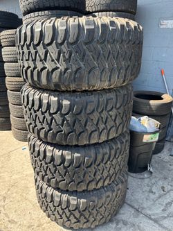 38x15.50r20 Mikey Thomson Tires en excelentes condiciones de vida las 4