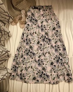 Designer Long Summer Skirt, Silk, Waist Small has 2 buttons and zipper $50