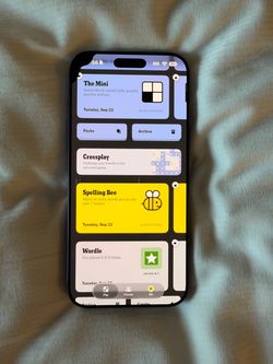 iPhone 17 Pro Max 512gb Blue - UNLOCKED - Minor screen damage
