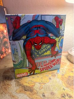 MEZCO ONE 12 : Spider-Man
