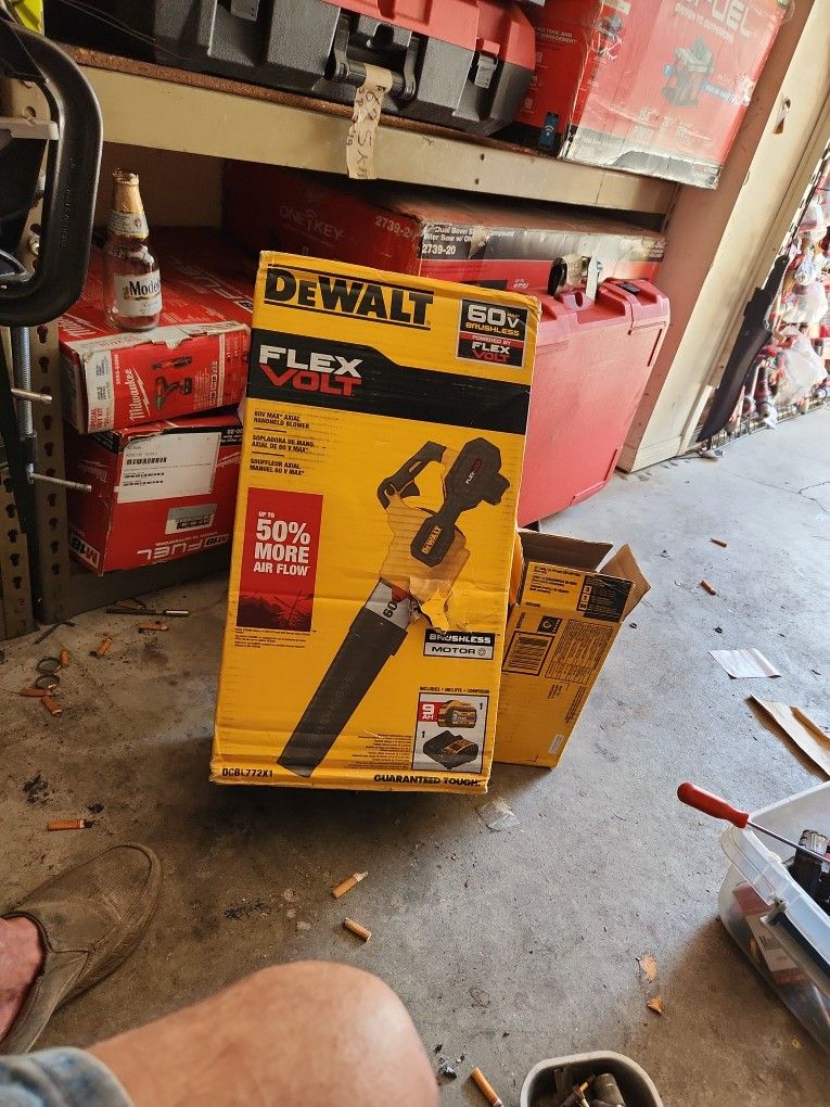 DEWALTFLEXVOLT 60V MAX 125 MPH 600 CFM Brushless Cordless Battery Powered Blower (Tool Only STORE PRICE $249