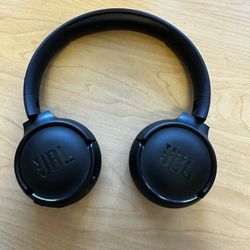 Black JBL Wireless Headphones 