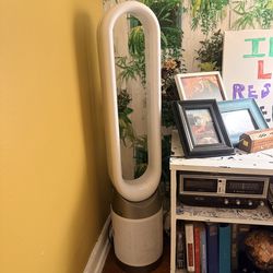 Dyson air purifier and remote