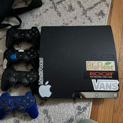 PS3 + 4 Controllers 