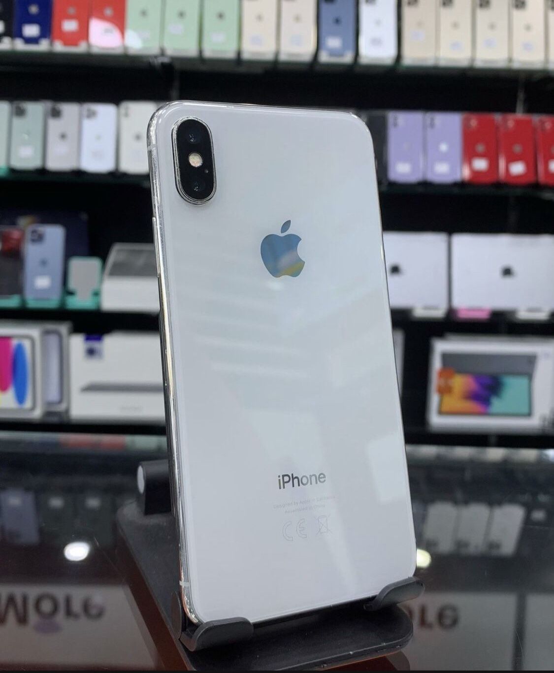 Apple iPhone X 64GB Unlocked AT&T T-Mobile Verizon - Good Condition