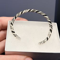 Beautiful 😍 !! Vintage Solid 925 Sterling Silver Cuff Bracelet !