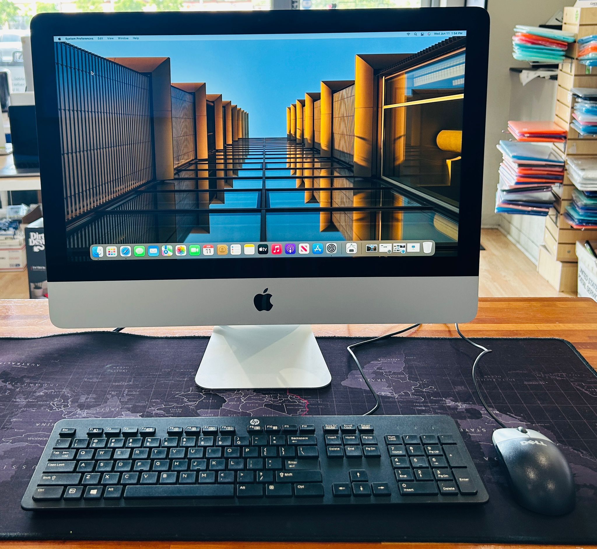Apple iMac 21.5” 2015 Core i5 8GB 1TB Storage
