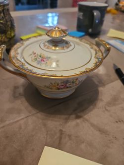 Noritake made an occupied Japan sugar bowl