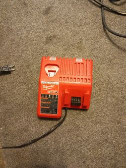Charger Milwaukee M12/M18 $40