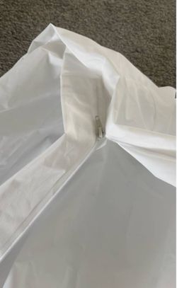 New Twin Size Plastic Mattress Cover - Zips On / Waterproof