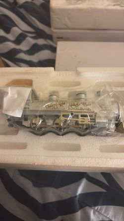 Collectible locomotive train