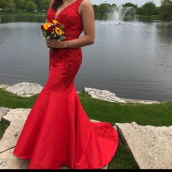  Women’s Size 8  MADELINE GARDNER Red Prom Dress EUC