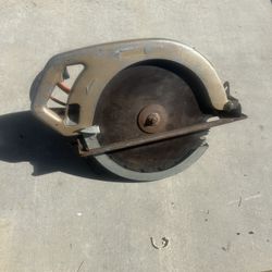 Makita Large Circular Saw 