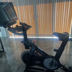 Nordic Track S22i Commercial Studio Cycle